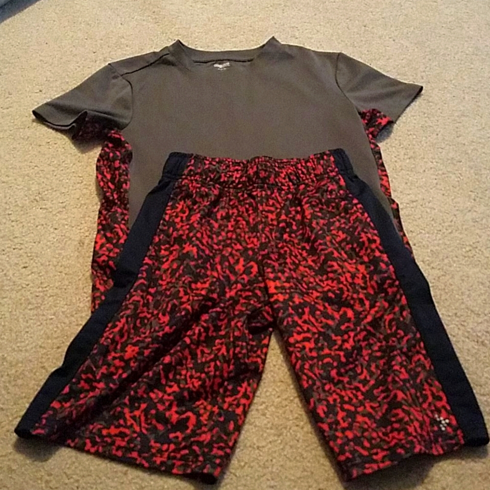 Gymboree shorts and matching shirt set, boys